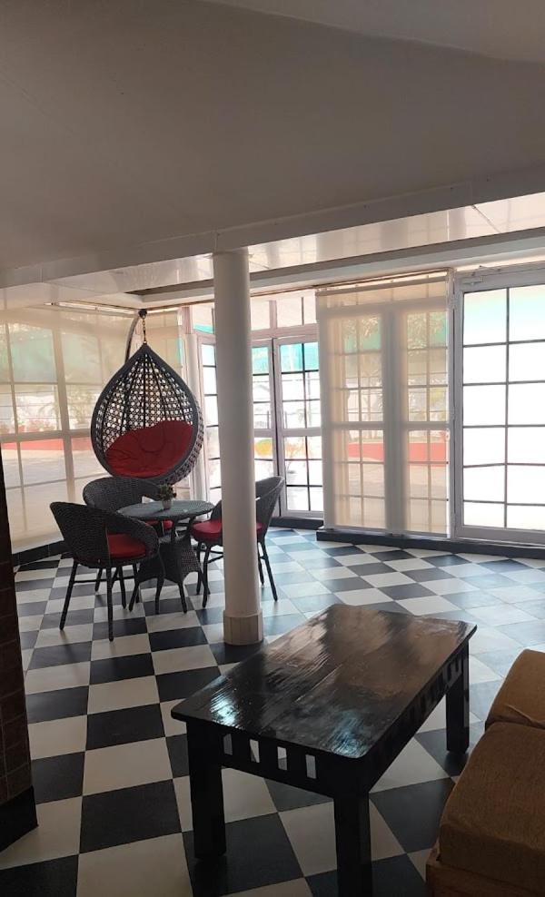 Hotel Urban Cottage グワーハーティー エクステリア 写真